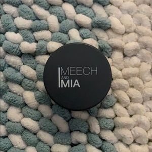Meech and Mia loose eyeshadow